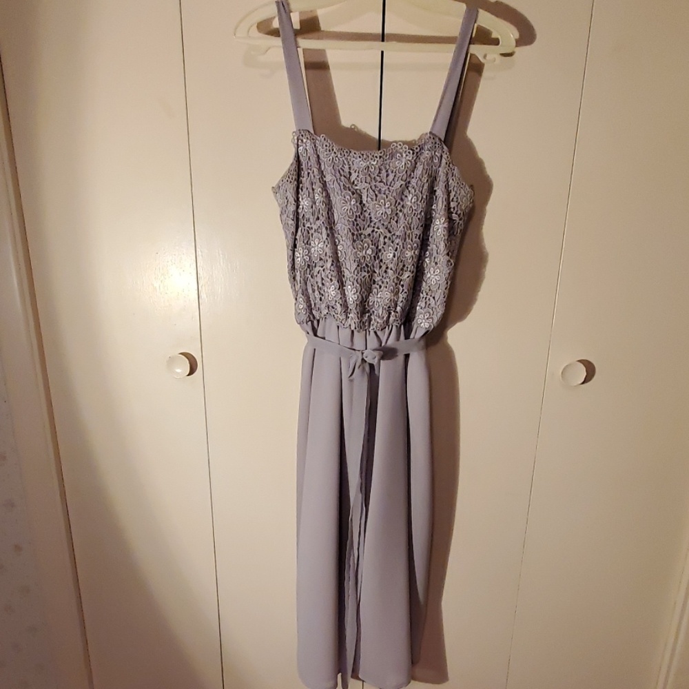 Dress - Picture 3 of 4